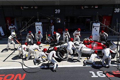 A Sauber kudarcai ellenére Leclerc egyre bizakodóbb
