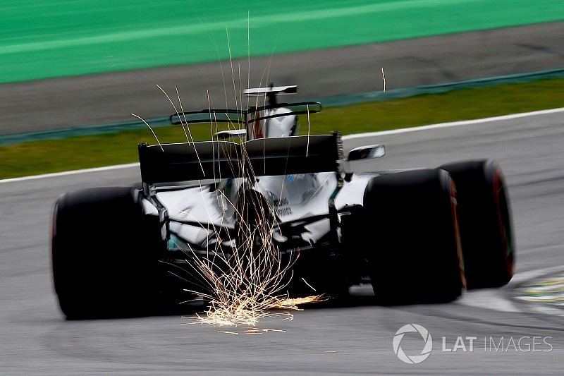 Retroscena Mercedes: Hamilton ha usato il pulsante magico per 30 giri