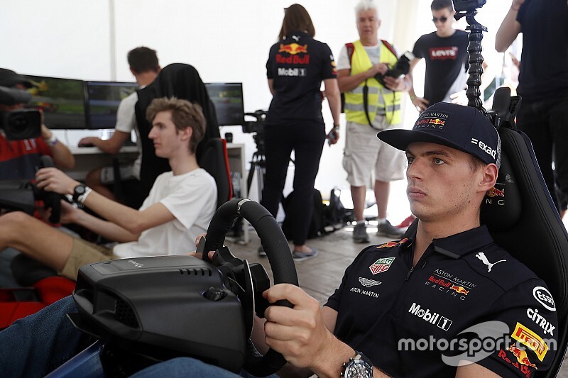 Verstappen en Norris vanavond in actie bij simrace Team Redline