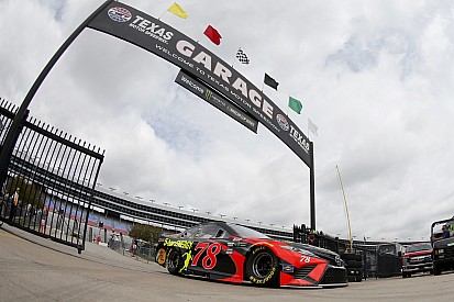 Truex and Larson taken out early due to tire failures