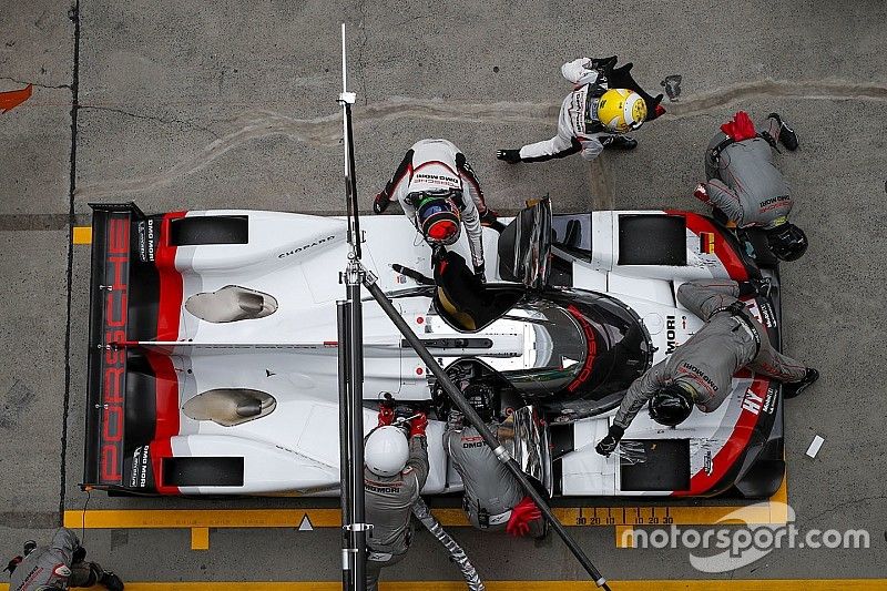 #2 Porsche Team Porsche 919 Hybrid: Timo Bernhard, Earl Bamber, Brendon Hartley