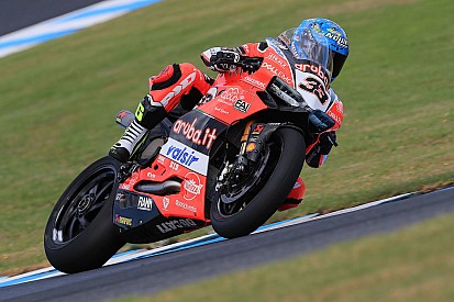 Marco Melandri jubelt über Sieg in "richtig verrücktem Rennen"