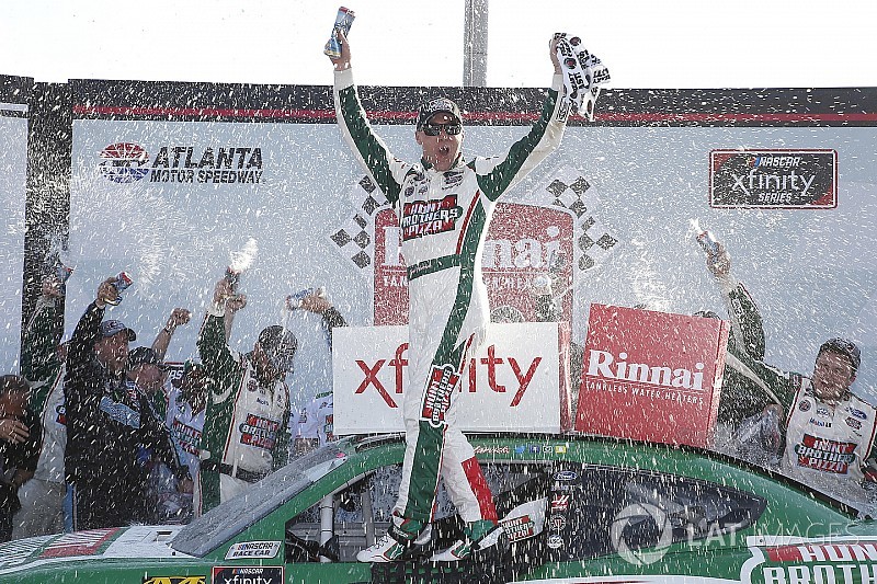 Kevin Harvick cruises to the win in Atlanta Xfinity race
