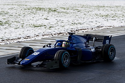 Photos - La nouvelle F2 en piste avec la neige !