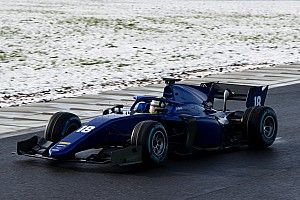 Photos - La nouvelle F2 en piste avec la neige !