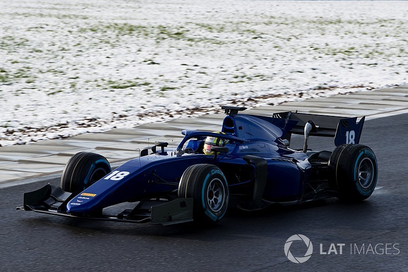 Photos - La nouvelle F2 en piste avec la neige !
