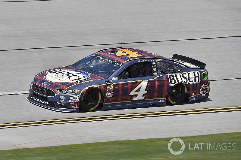 Kevin Harvick, Stewart-Haas Racing, Ford Fusion Busch Beer Flannel