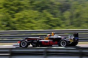 Ticktum gana de principio a fin en Hungría