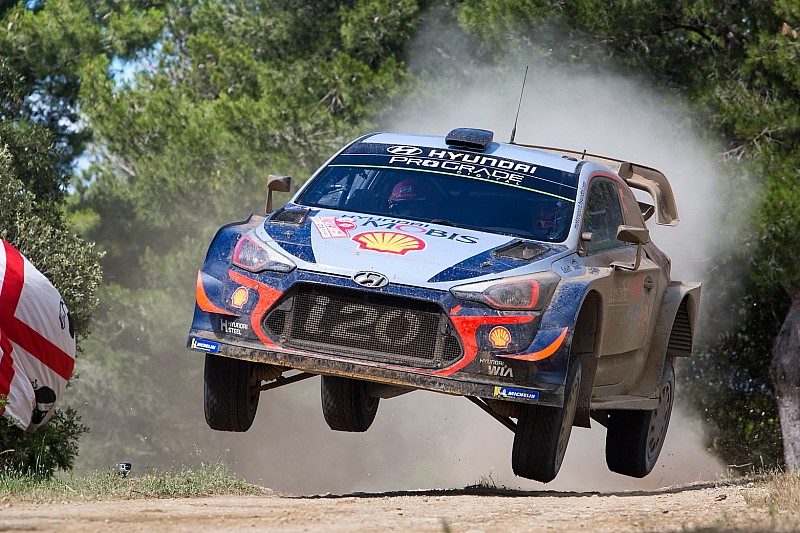Sardegna, PS12: Neuville piazza la zampata ed è a 4"9 da Ogier