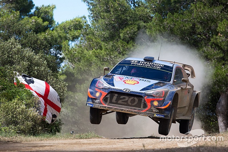 ES10 à 12 - Neuville revient sur les talons d'Ogier