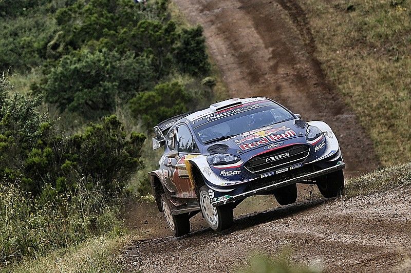 İtalya WRC: Mikkelsen kaza yaptı, Ogier lider
