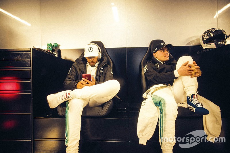 Bottas, Hamilton'la Mercedes'te kalmak istiyor