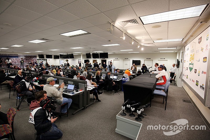 Alonso se salta la cuarta sesión de test en Daytona, que domina Nasr