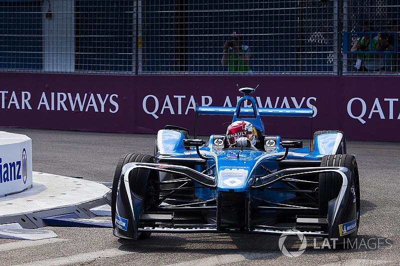 Buemi logra la última pole de la temporada