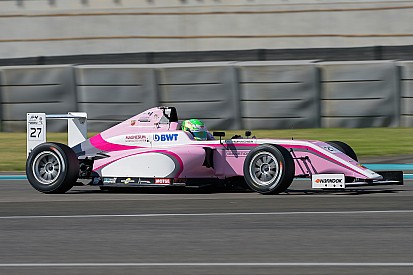 Szenzációs teljesítménnyel debütált Schumacher unokaöccse