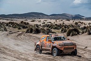 Calleja dice adiós al Dakar tras varios días de sufrimiento