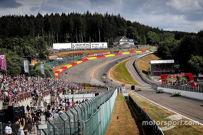 24 Ore di Spa, 12° Ora: oltre 60 minuti di bandiera rossa per un incidente che ha coinvolto Krebs e Meyrick