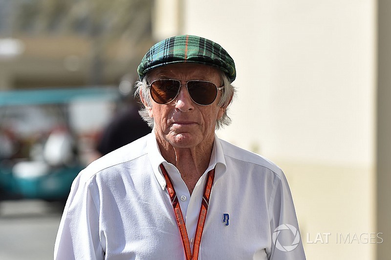 Stewart: Grid girls não têm culpa de falta de mulheres na F1