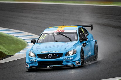 Girolami llegó tercero y Guerrieri fue cuarto en la segunda carrera