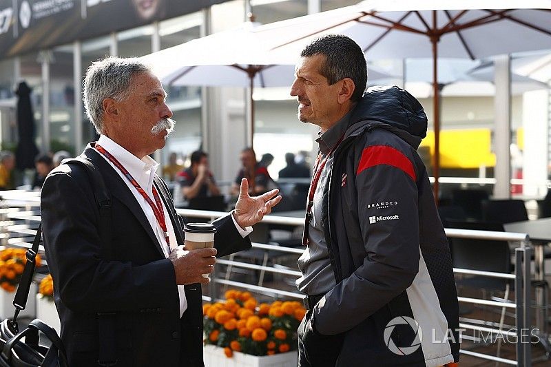 Chase Carey, Formula Uno, con Guenther Steiner, Haas F1 Team