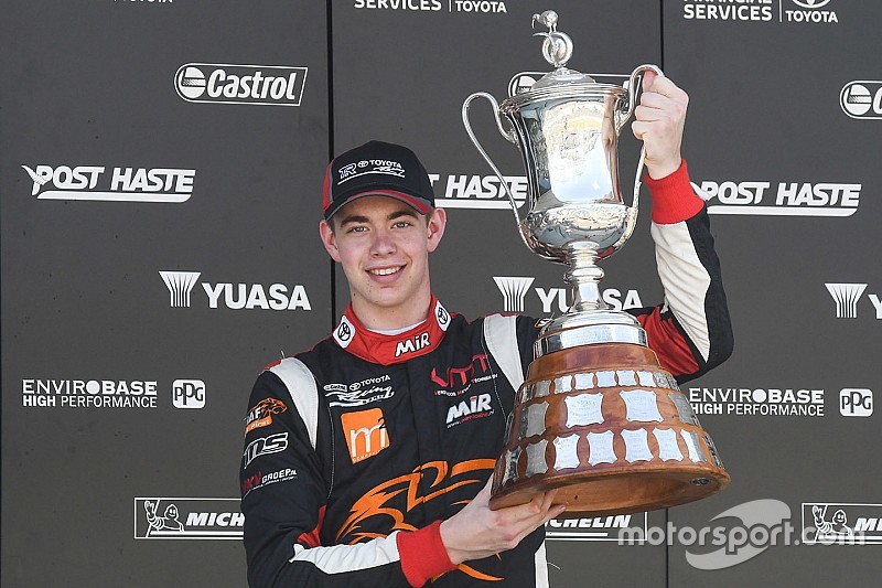 Verschoor wint New Zealand Motor Cup op Hampton Downs