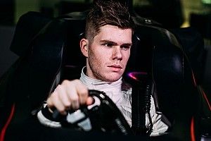 Geen autosport door corona? Van Buren ziet het simracen floreren
