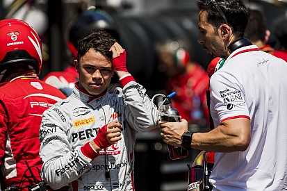 Teambazen De Vries en Albon niet eens over pitsincident Monaco