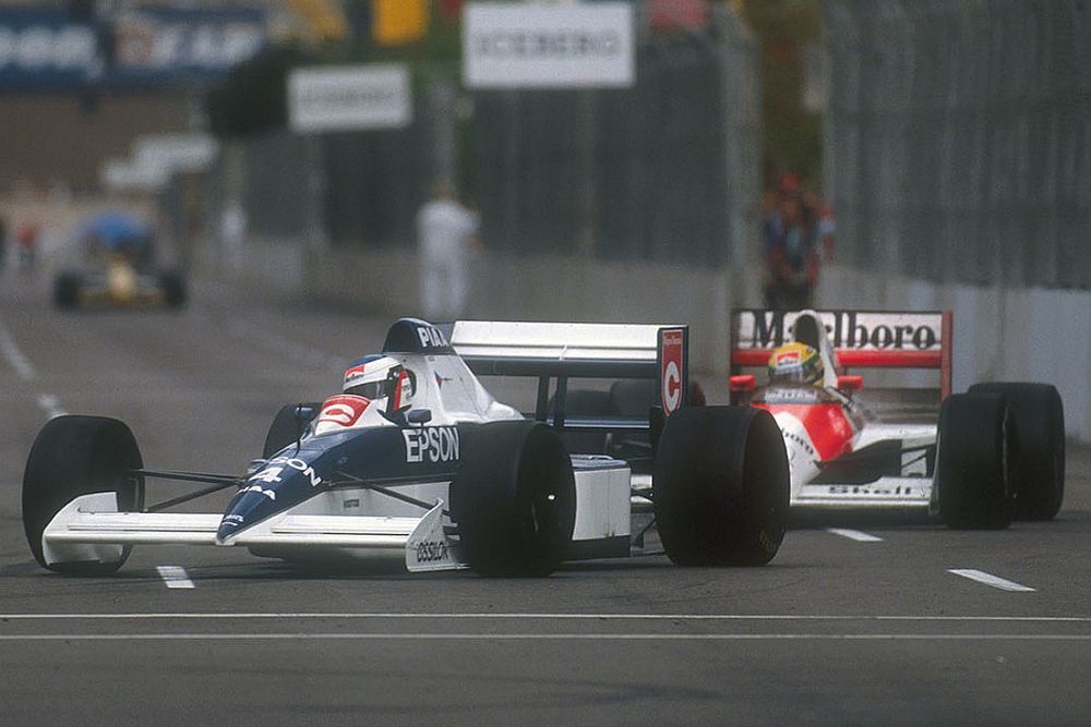 Jean Alesi, Tyrrell 018 Ford devant Ayrton Senna, Mclaren MP4/5B Honda