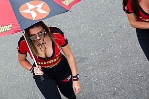 Grid girls abrilhantam provas da MotoGP e da Stock Car