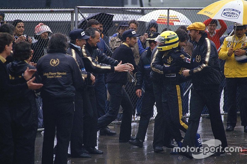 34 éve ezen a napon Senna megszerzi az első F1-es győzelmét
