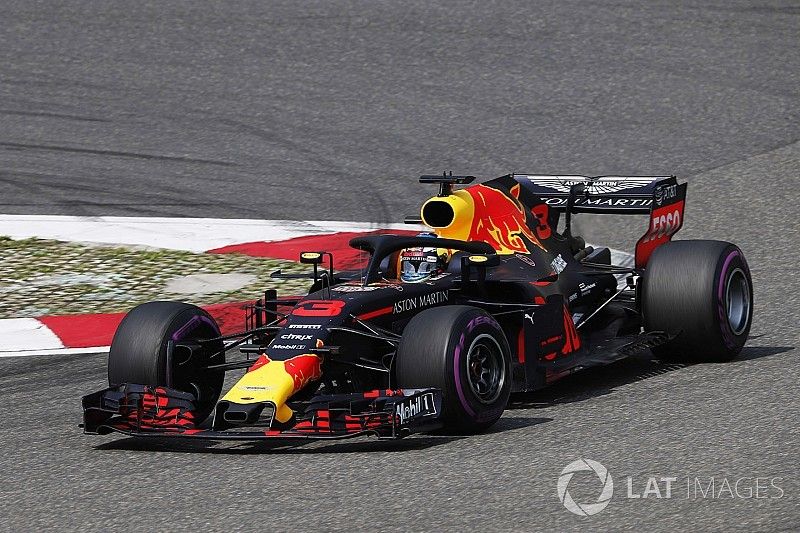 Horner looft Ricciardo, Verstappen "heeft prijs betaald"
