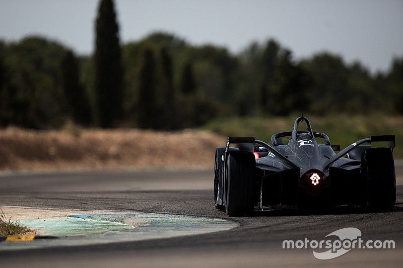 Galéria a Formula E-tesztről – olyan, mint egy scifi