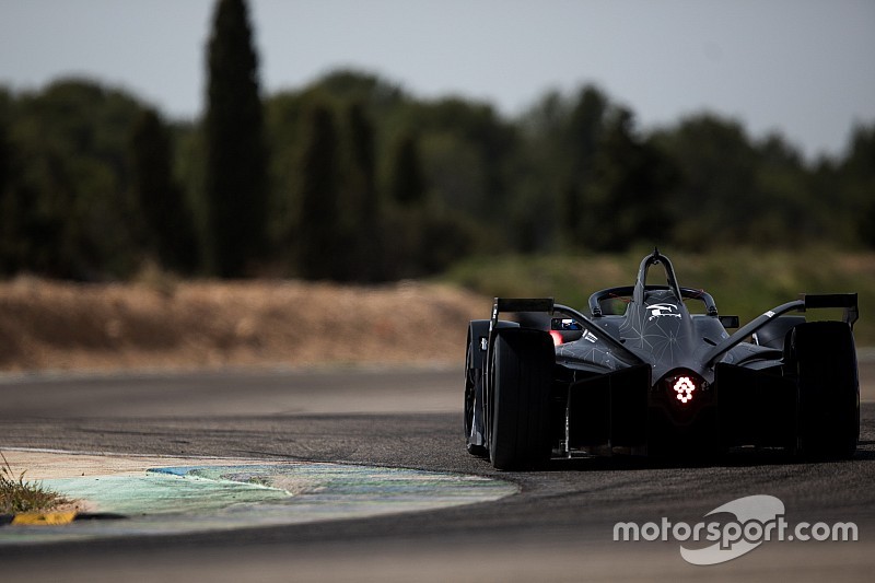 Galéria a Formula E-tesztről – olyan, mint egy scifi