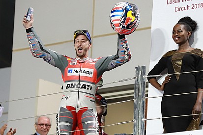 Dovizioso: “Márquez debió de hacer algo irreal para aguantar conmigo hasta el final”