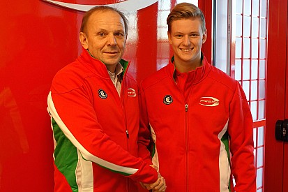 Mick Schumacher blijft in F4 maar verhuist naar Prema