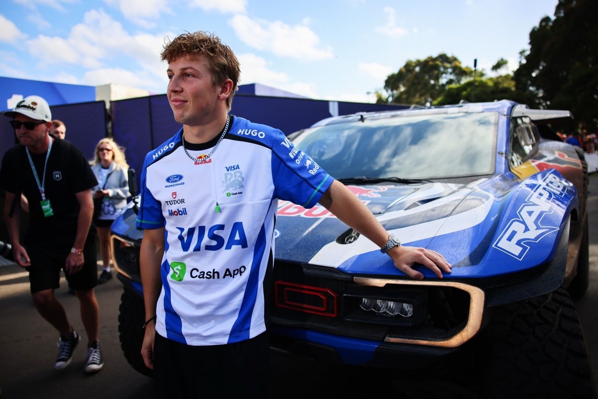 Liam Lawson turns heads at Australian GP with mud-covered Ford Raptor T1+ arrival