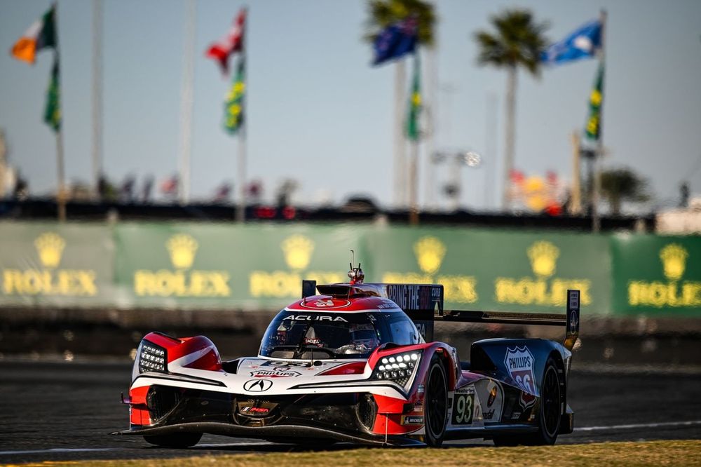 #93 Acura Meyer Shank Racing w/Curb Agajanian Acura ARX-06: Renger van der Zande, Nick Yelloly, Alex Palou, Kaku Ohta