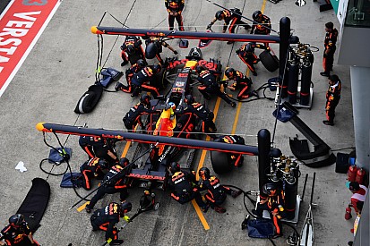 Elképesztő tempó a Red Bulltól és a Ferraritól Malajziában