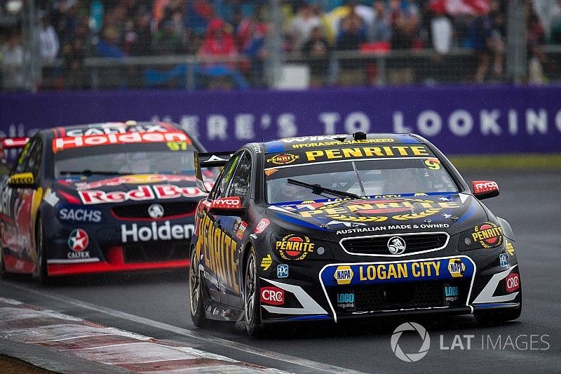 Bathurst 1000: Reynolds/Youlden take chaotic victory