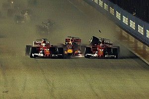 Fotogallery: le Ferrari out al via di Singapore nel crash con Verstappen