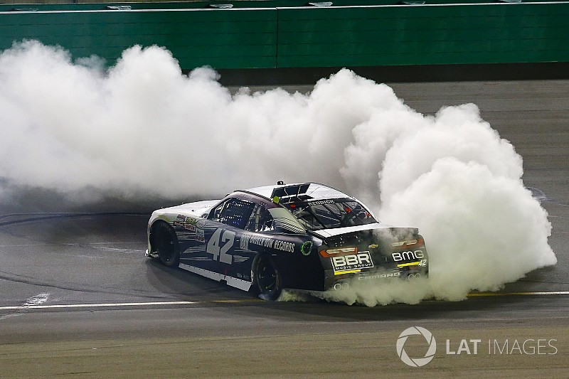 Em Kentucky, Reddick conquista primeira vitória na Xfinity