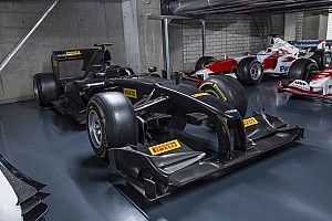 Un F1, monos de pilotos y más joyas, a subasta contra la COVID-19