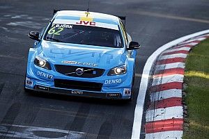 WTCC Nurburgring: Bjork menang di Race 1, Monteiro alami kebocoran ban