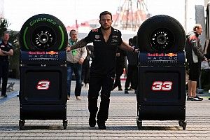 Болельщики попросили вернуть в Ф1 «шинные войны», но Pirelli против