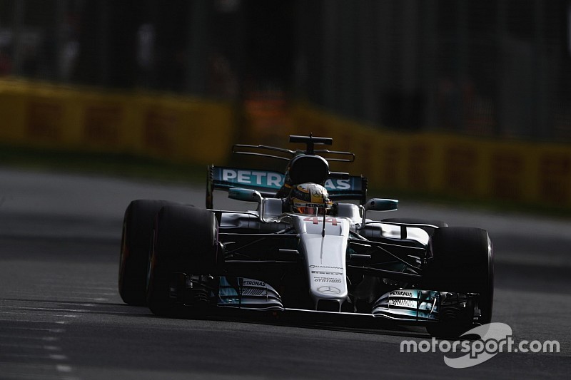 Hamilton diz que Mercedes melhorou "da noite para o dia"