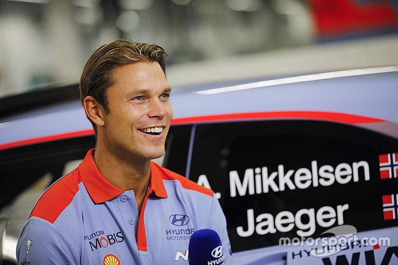 Hyundai: Mikkelsen ha testato la i20 R5 per portare avanti lo sviluppo