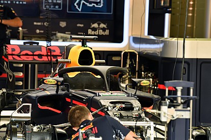 Ezek a hordók rejtik a Red Bull éltető naftáját?