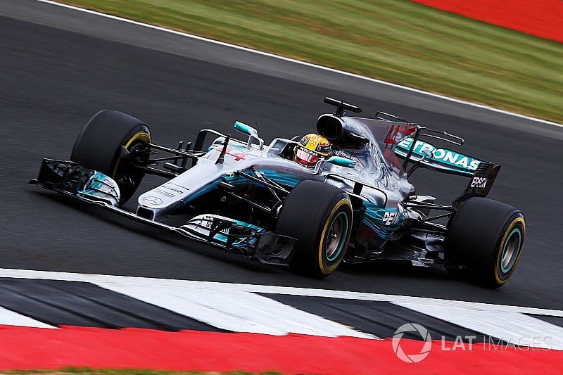 【F1イギリスGP】FP3速報:小雨でハミルトンがトップ。ベッテルが2番手