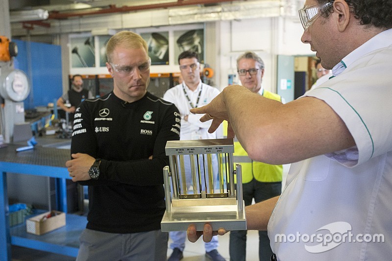 Bottas festeggiato in Petronas: "A Baku vinco io! La Ferrari sarà vicina"