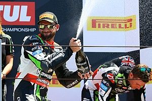 Sykes gana en Misano por eliminación; escalofriante caída de Davies